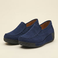 Women's Velvet-Touch Leather Wedge Loafer