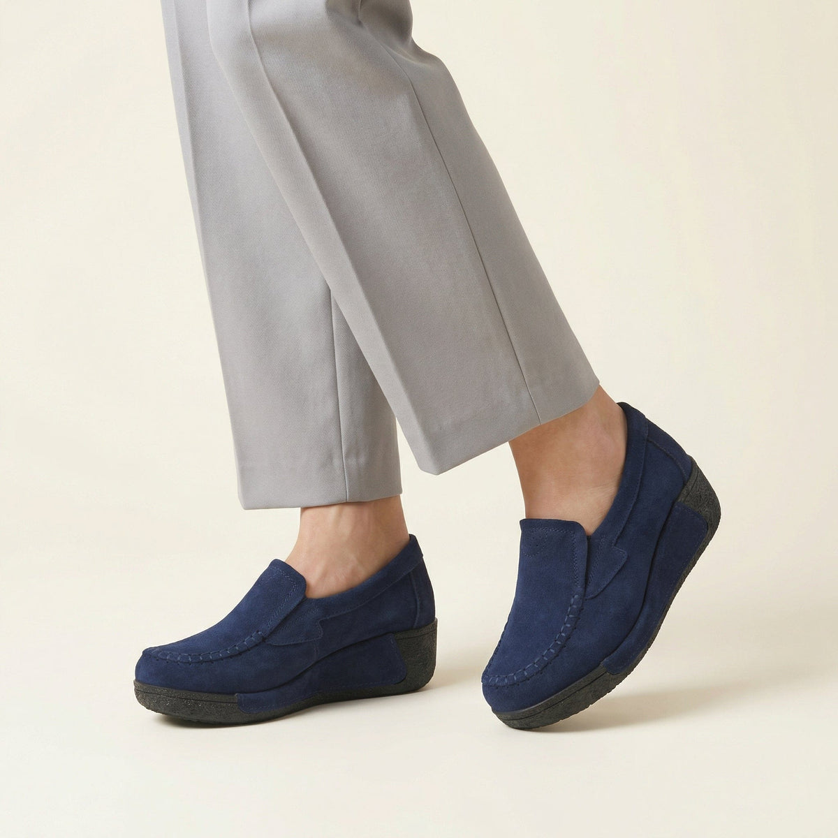 Women's Velvet-Touch Leather Wedge Loafer