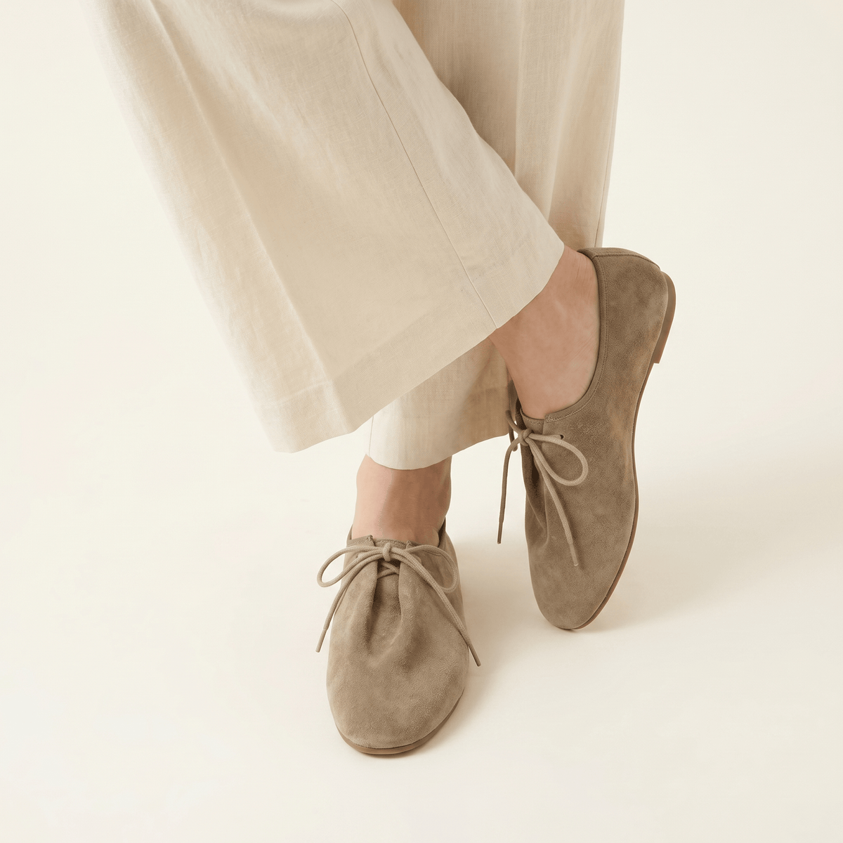 Women's Soft Suede Lace-Up Loafer