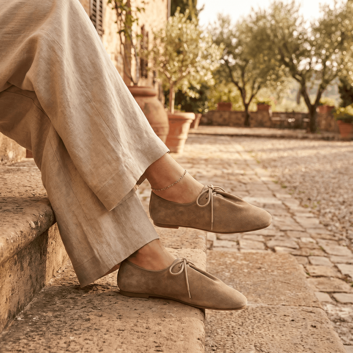 Women's Soft Suede Lace-Up Loafer