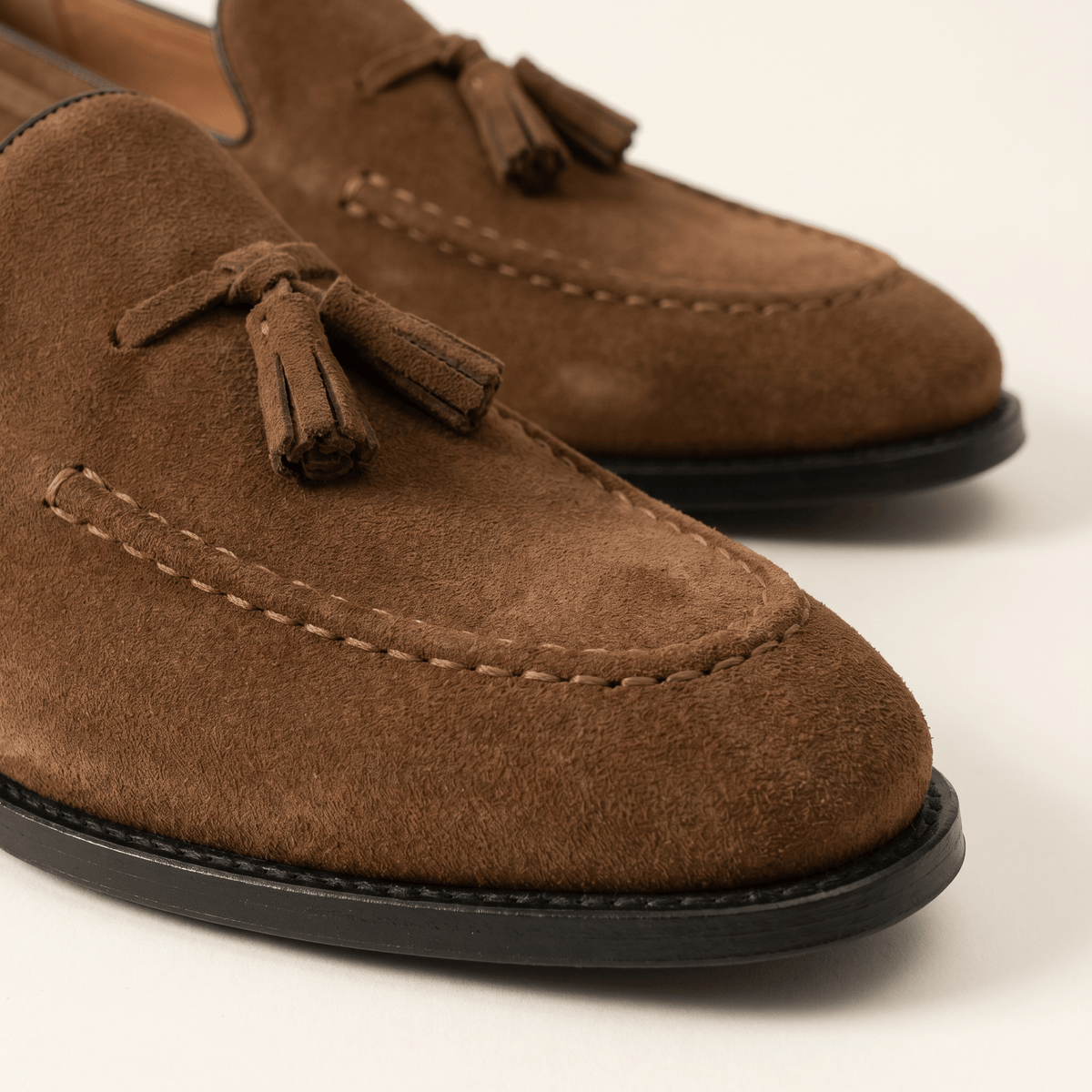 Men's Heeled Suede Tassel Loafer