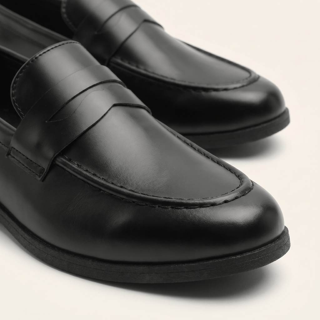 Men's Classic Black Smooth Leather Penny Loafer