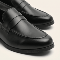 Men's Classic Black Smooth Leather Penny Loafer